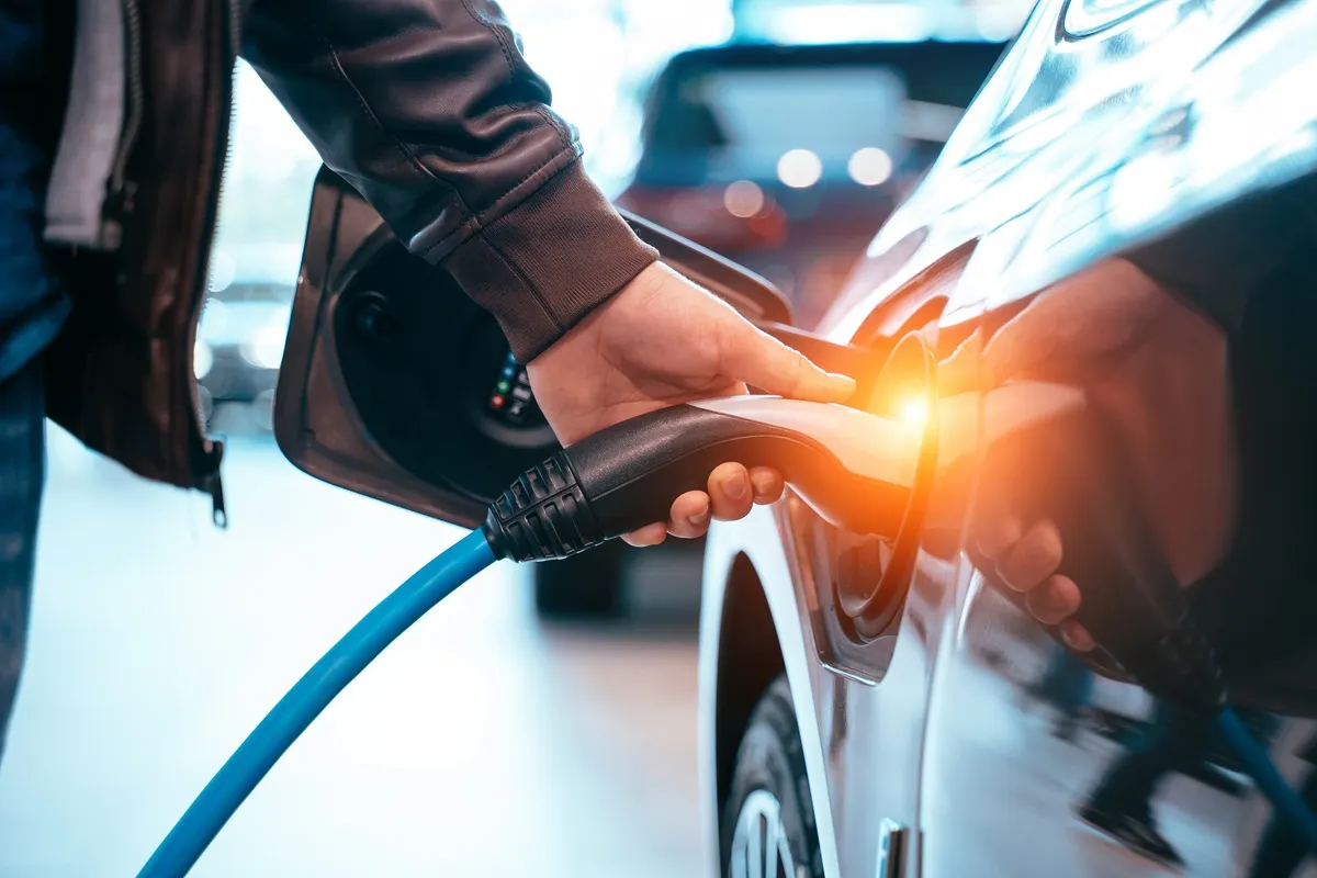 Ostatni dzwonek na tańszego elektryka? Ile pieniędzy jeszcze w puli i jak zwiększyć szansę na dofinansowanie 2025?