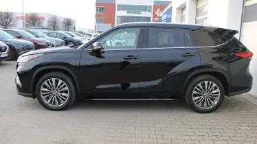 TOYOTA Highlander