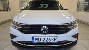 VOLKSWAGEN Tiguan