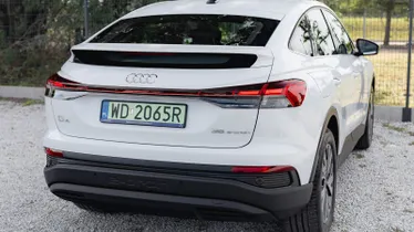 AUDI Q4