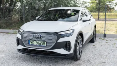 AUDI Q4