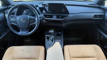 LEXUS UX
