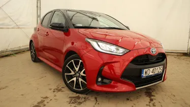 TOYOTA Yaris