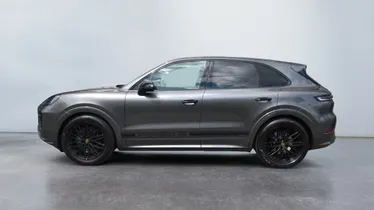 PORSCHE Cayenney