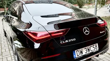 MERCEDES-BENZ CLA