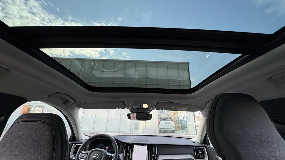 VOLVO XC60 XC60 T6 Plug-In Hybrid AWD Plus Dark aut