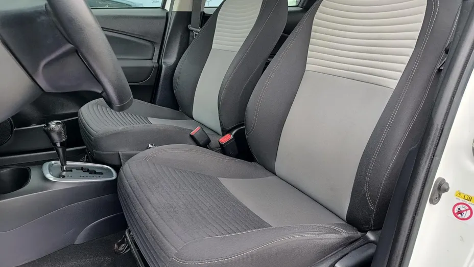 TOYOTA Yaris Yaris Hybrid 100 Premium