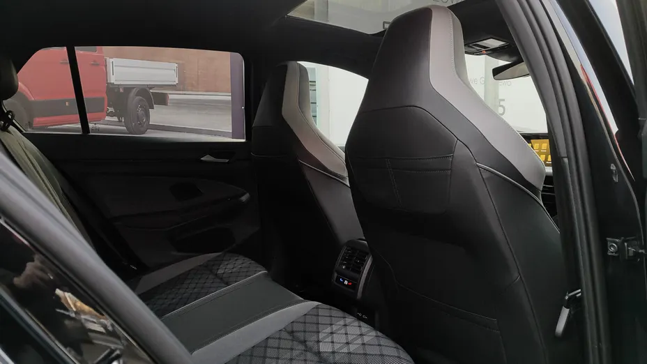 VOLKSWAGEN Golf Golf VIII 2.0 TDI R-Line DSG