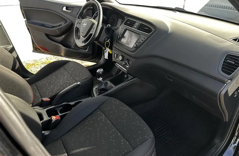 HYUNDAI i20 i20 1.2 Classic +