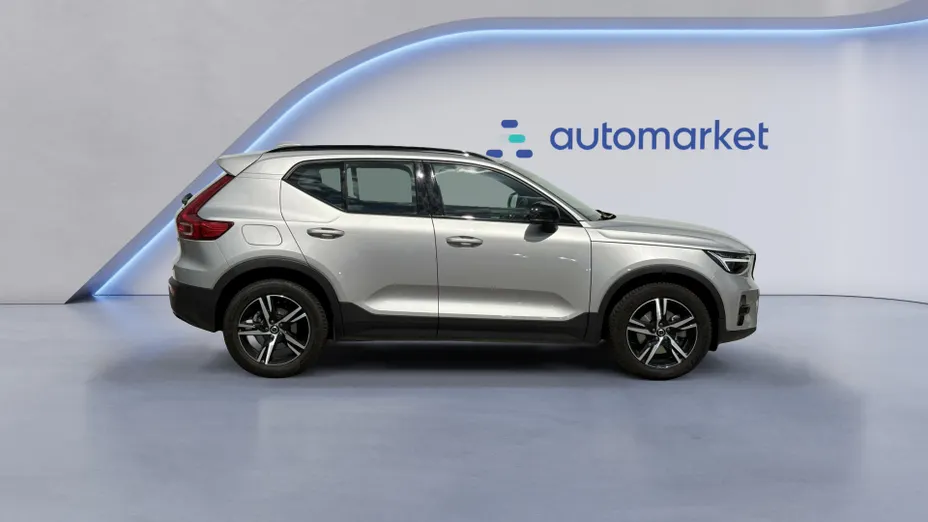 VOLVO XC40 XC40 B3 Plus Dark aut