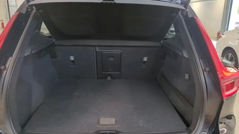 VOLVO XC40 XC40 T3 Momentum Pro aut