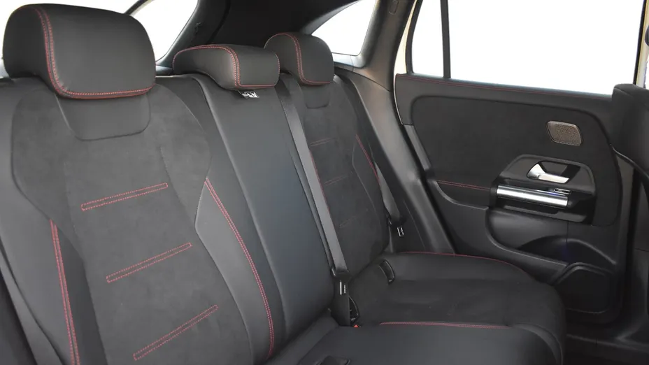 MERCEDES-BENZ GLA GLA 200 d AMG Line 8G-DCT