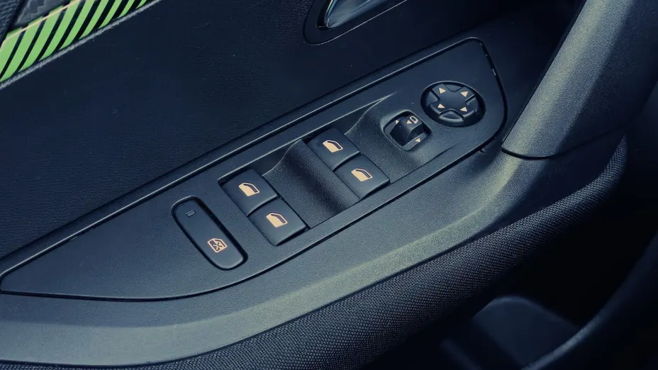 PEUGEOT 2008 2008 PureTech 100 Active S&S BVM6