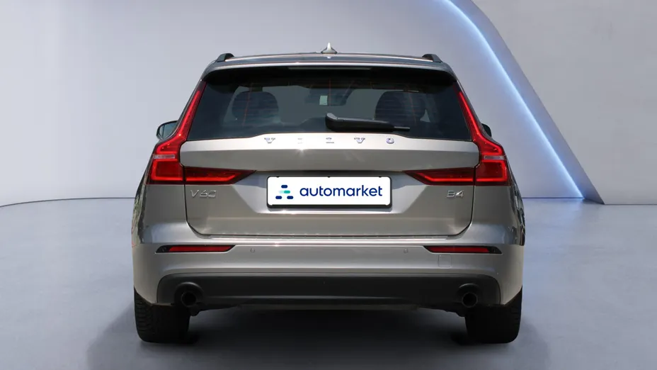 VOLVO V60 V60 B4 D Momentum Core aut