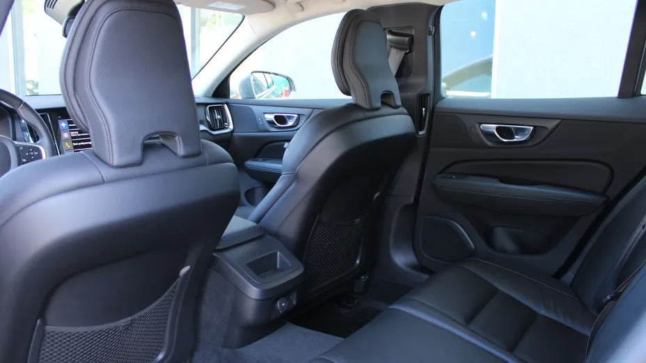 VOLVO V60 V60 B4 D Momentum Core aut