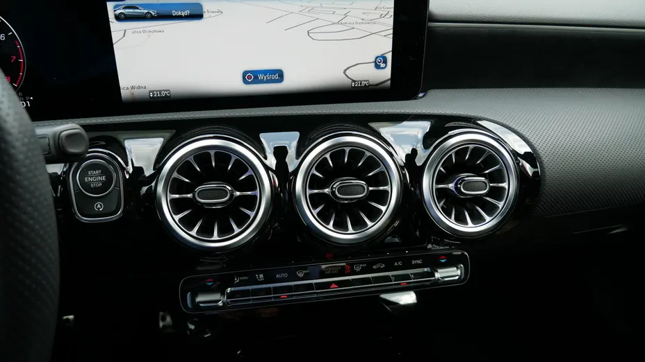 MERCEDES-BENZ A Klasa A 200 AMG Line 7G-DCT