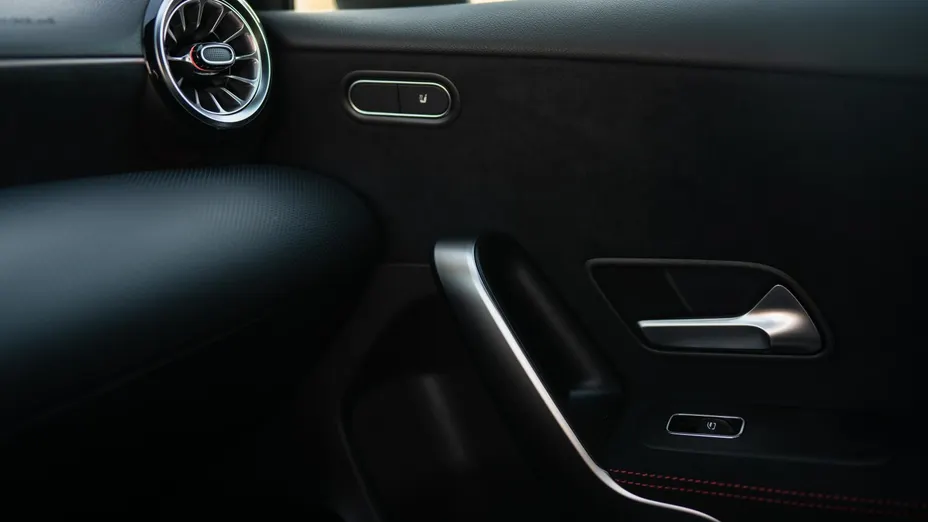 MERCEDES-BENZ A Klasa A 200 AMG Line 7G-DCT