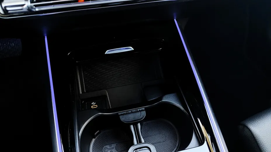 MERCEDES-BENZ GLB GLB 200 mHEV Progressive 7G-DCT