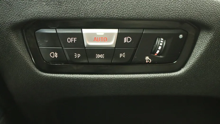 BMW Seria 3 318i M Sport aut