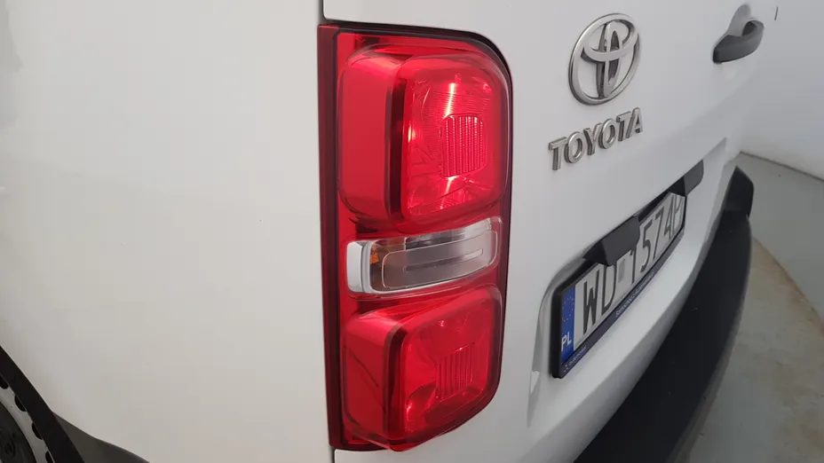 TOYOTA Proace Proace Kombi 2.0 D-4D Long 2,8t