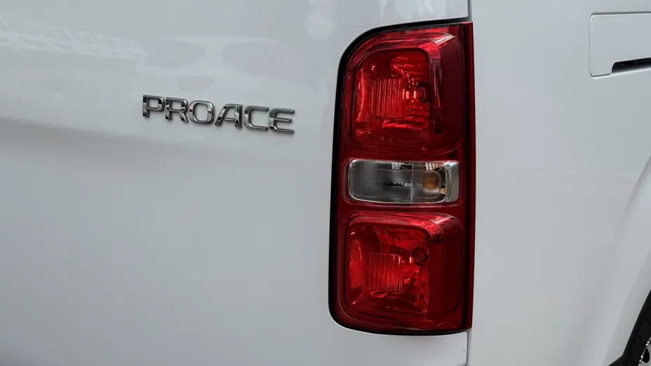 TOYOTA Proace Proace Kombi 2.0 D-4D Long 2,8t