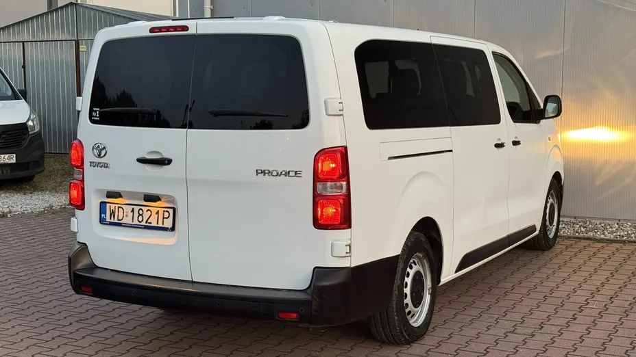 TOYOTA Proace Proace Kombi 2.0 D-4D Long 2,8t