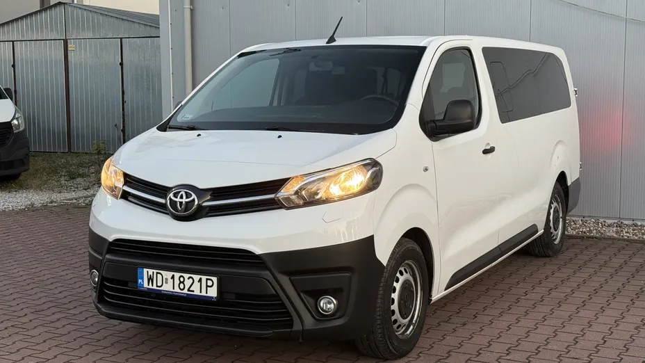 TOYOTA Proace Proace Kombi 2.0 D-4D Long 2,8t