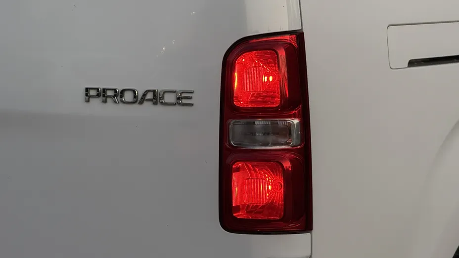 TOYOTA Proace Proace Kombi 2.0 D-4D Long 2,8t