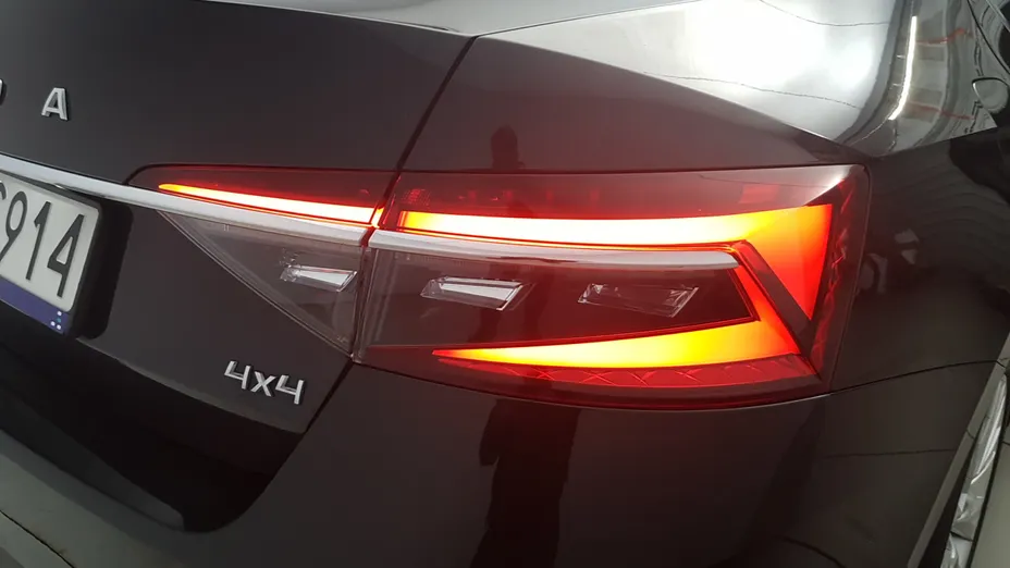 SKODA Superb Superb 2.0 TSI 4x4 L&K DSG