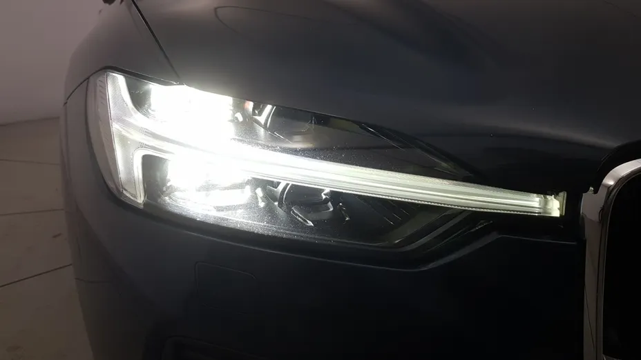 VOLVO XC60 XC60 B5 D AWD Momentum Pro aut