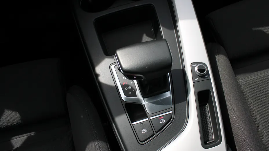 AUDI A4 A4 35 TFSI mHEV S tronic