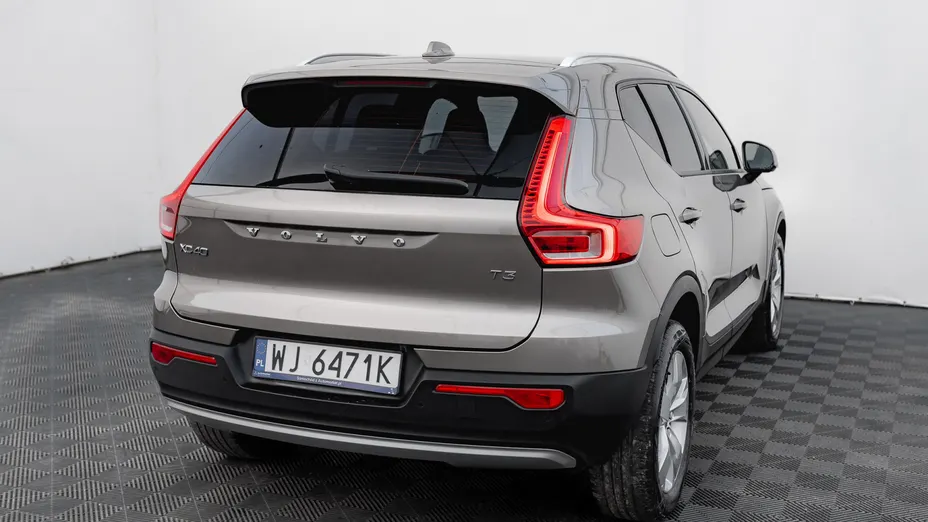 VOLVO XC40 XC40 T3 Momentum Pro aut