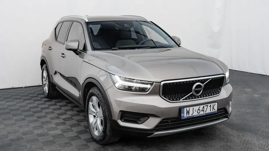 VOLVO XC40 XC40 T3 Momentum Pro aut