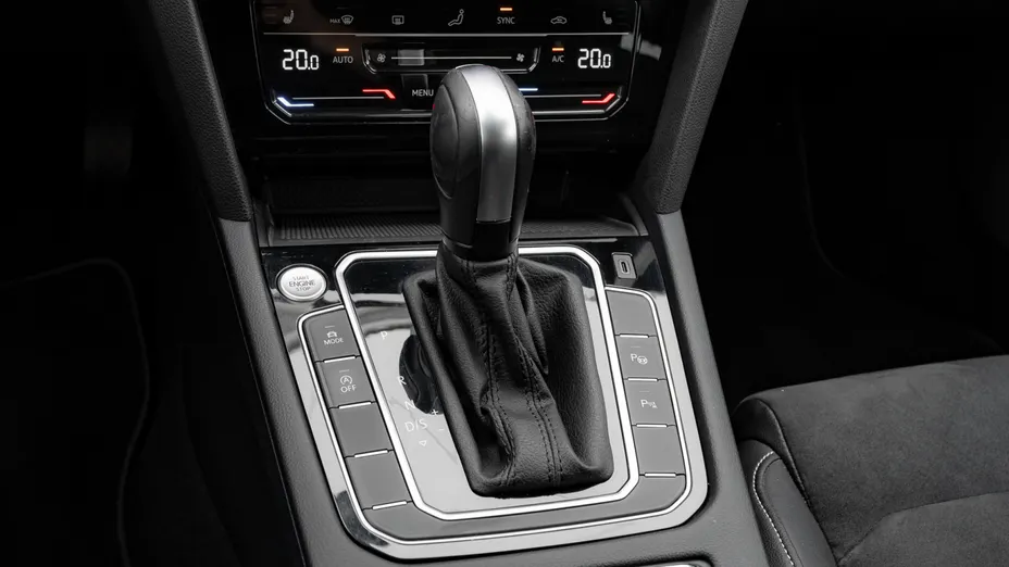 VOLKSWAGEN Passat Passat 2.0 TDI Elegance DSG