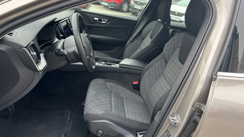 VOLVO V60 V60 B4 D Momentum Pro aut