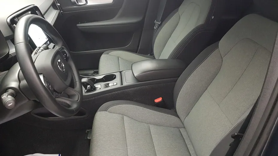 VOLVO XC40 XC40 T3 Momentum Pro aut