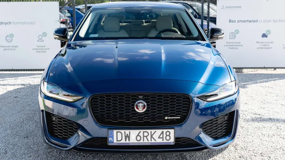 JAGUAR XE XE 2.0 P250 R-Dynamic Black aut