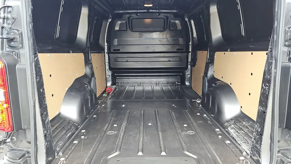 PEUGEOT Expert Expert 2.0 BlueHDi Long 3,1t Asphalt