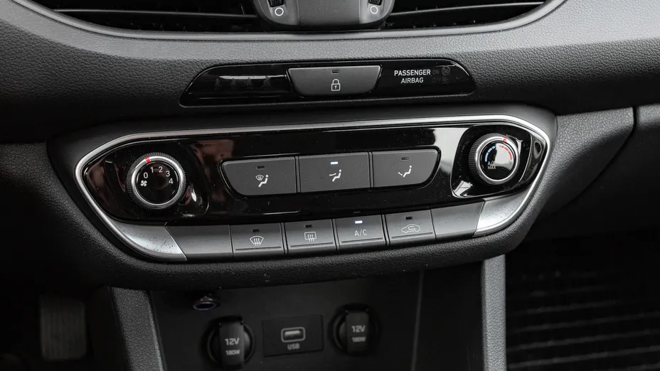 HYUNDAI i30 i30 1.5 DPI Classic +