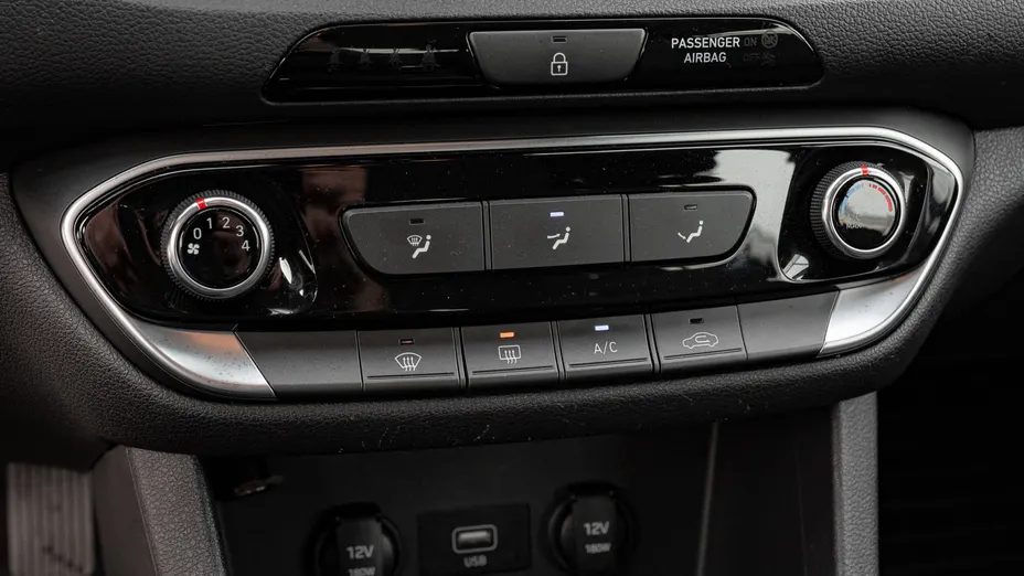 HYUNDAI i30 i30 1.5 DPI Classic +