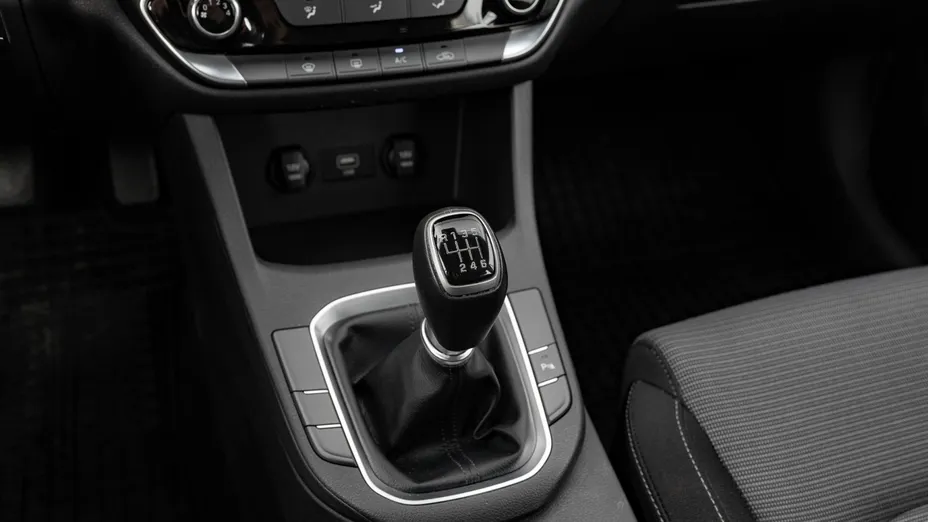 HYUNDAI i30 i30 1.5 DPI Classic +