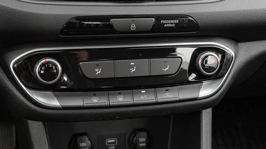 HYUNDAI i30 i30 1.5 DPI Classic +