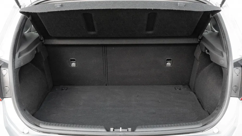 HYUNDAI i30 i30 1.5 DPI Classic +