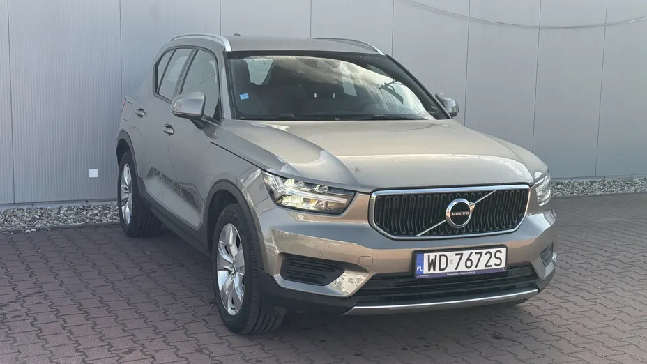 VOLVO XC40 XC40 T3 Momentum Pro aut