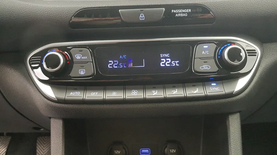 HYUNDAI i30 i30 1.5 DPI Smart