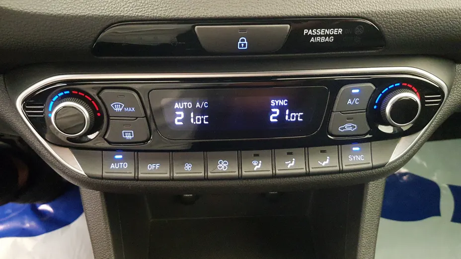 HYUNDAI i30 i30 1.5 DPI Smart