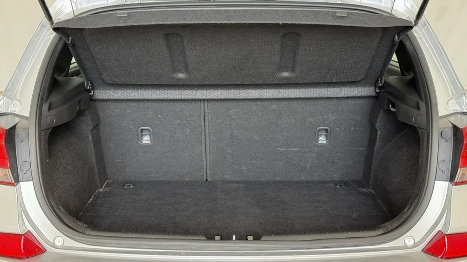HYUNDAI i30 i30 1.4 Classic +