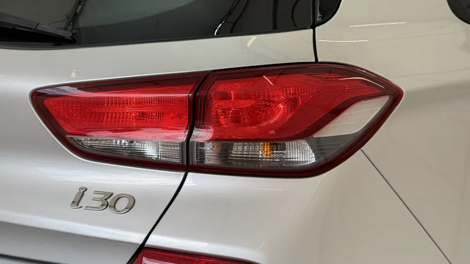 HYUNDAI i30 i30 1.4 Classic +