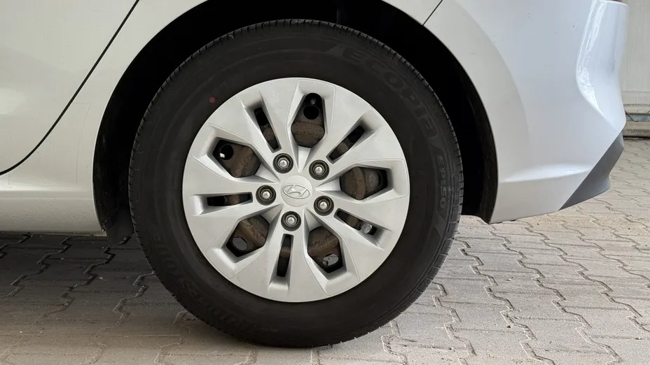 HYUNDAI i30 i30 1.4 Classic +