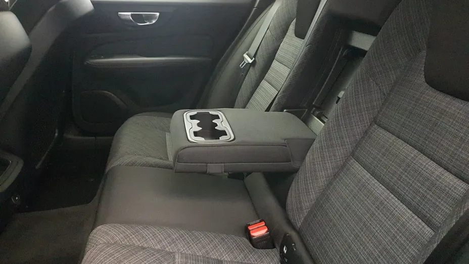 VOLVO V60 V60 B4 D Momentum Pro aut